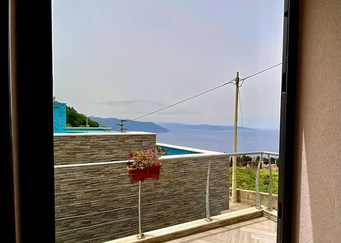 - Localita Santa Barbara 住宿加早餐酒店 巴尼亚拉卡拉布拉